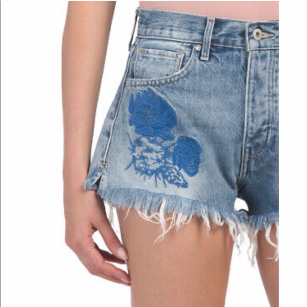 NWT Levi Shorts 🌹